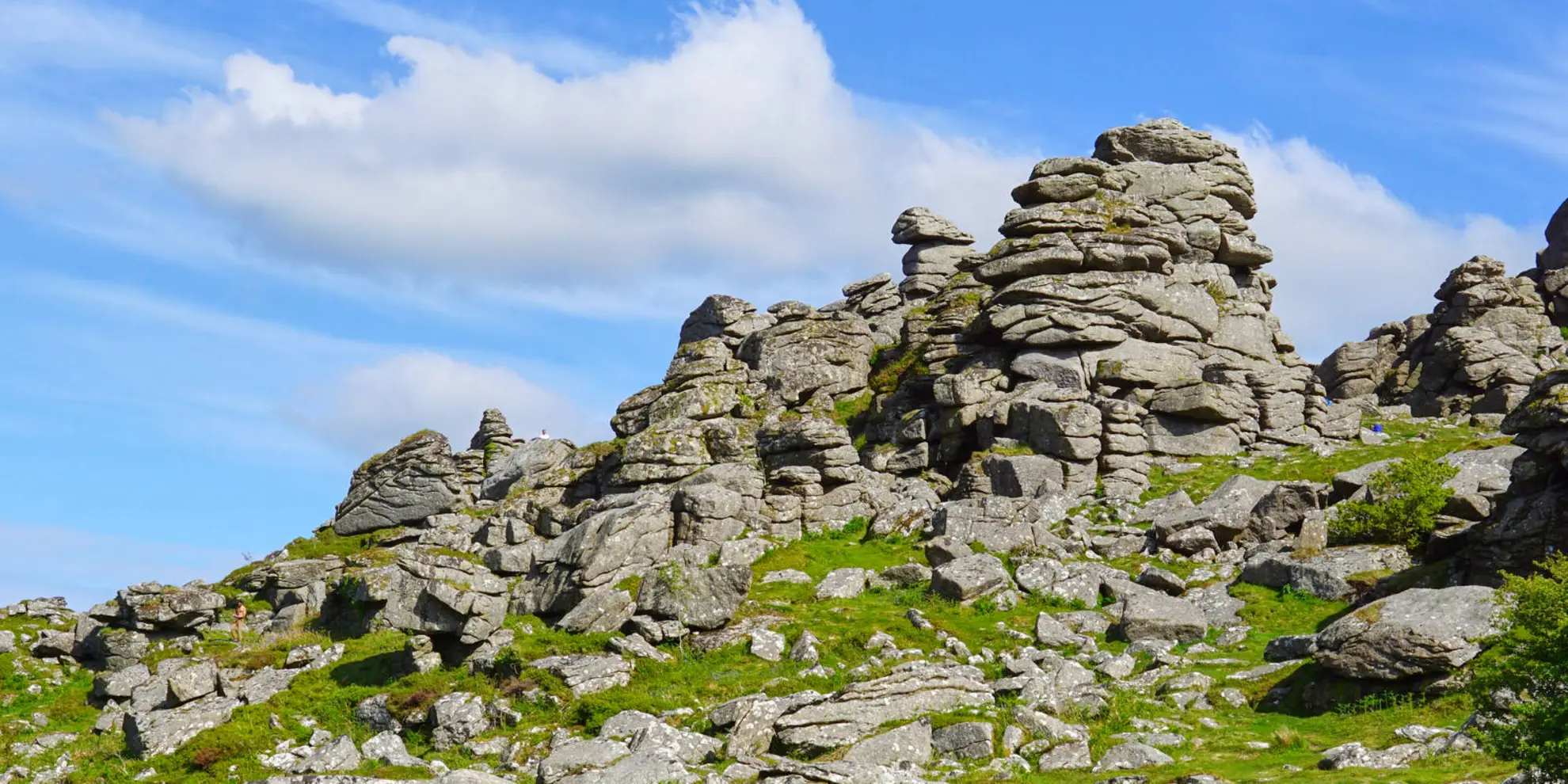 An image depicting the trail Haytor Rocks and Hound Tor and its surrounding area.