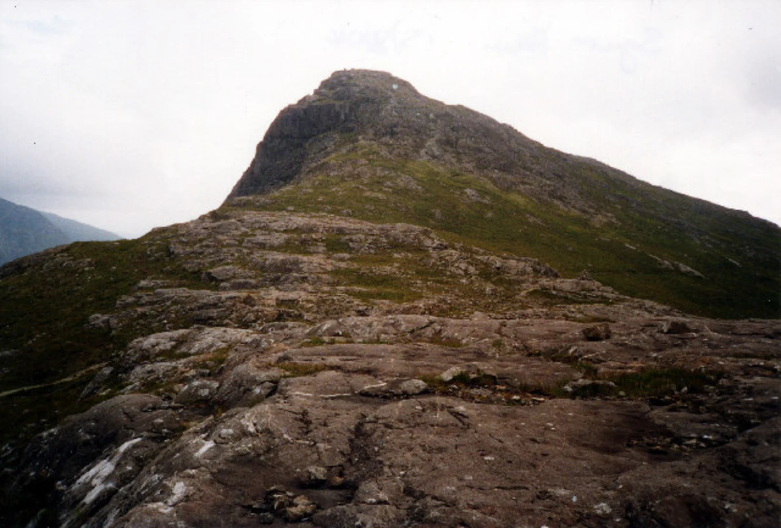 An image depicting the trail Druim Hain and Sgurr na Stri Walk via Sligachan and its surrounding area.