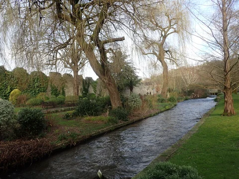 An image depicting the trail Winchester Circular Walk and its surrounding area.