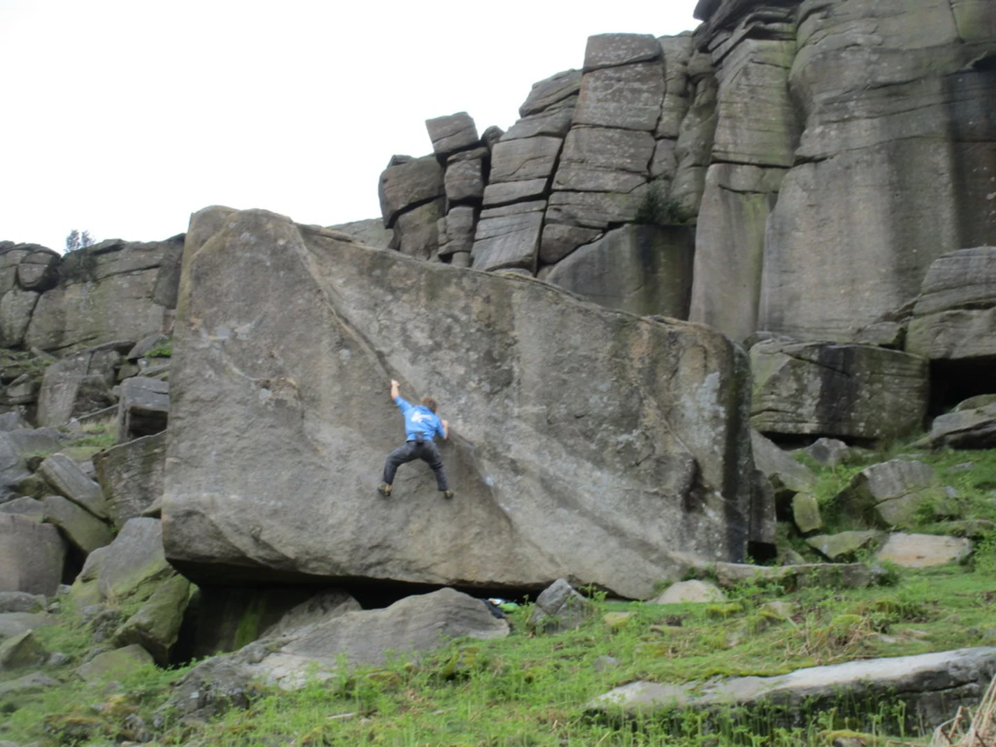 An image depicting the trail Rivelin Tunnel Observatory Walk via Higger Tor and its surrounding area.
