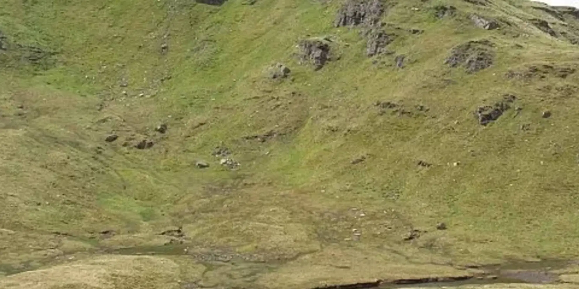 An image depicting the trail Meall Glas and Sgiath Chuil Loop from Auchlyne and its surrounding area.