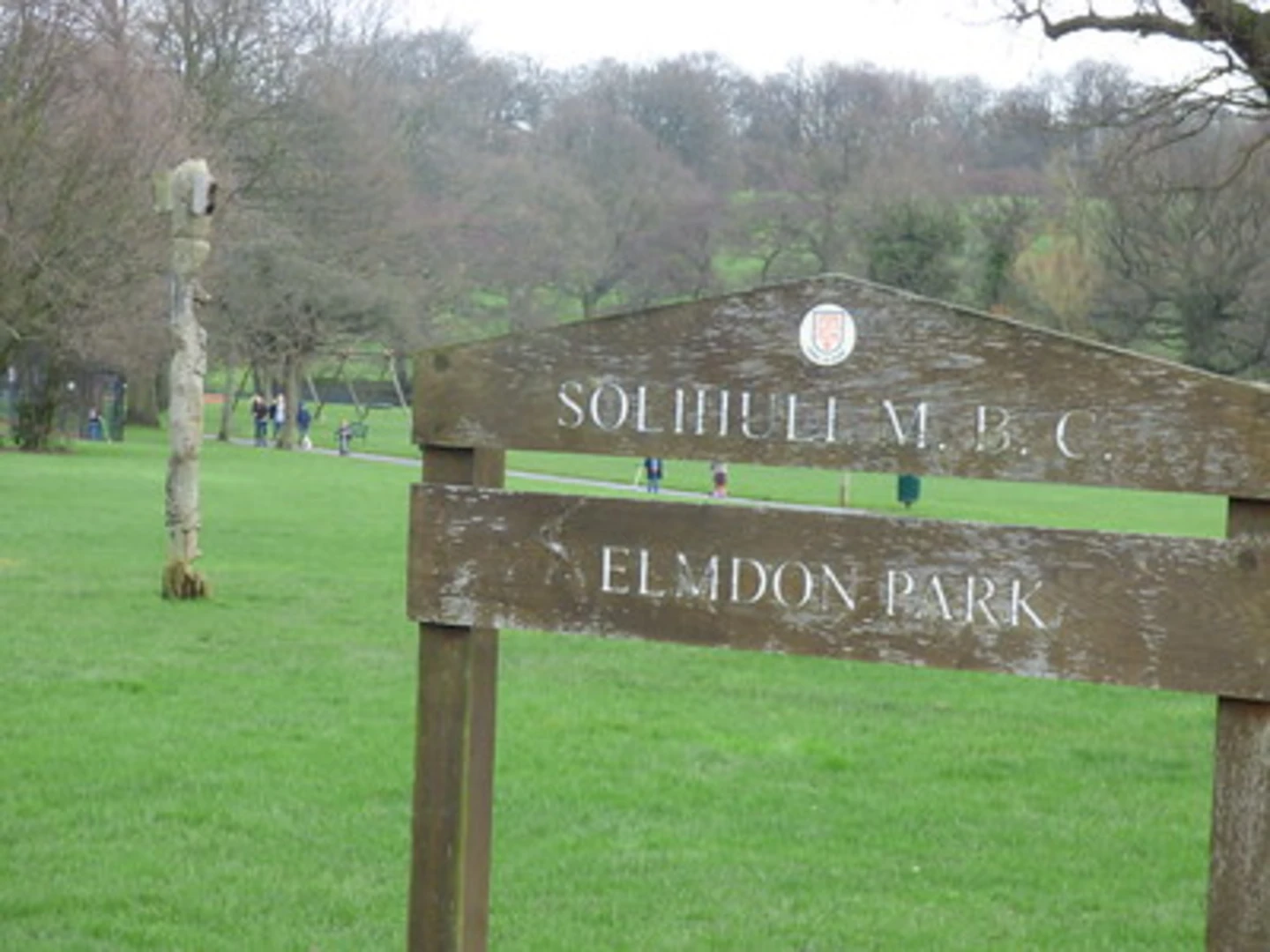 An image depicting the trail Elmdon Nature Park Loop and its surrounding area.