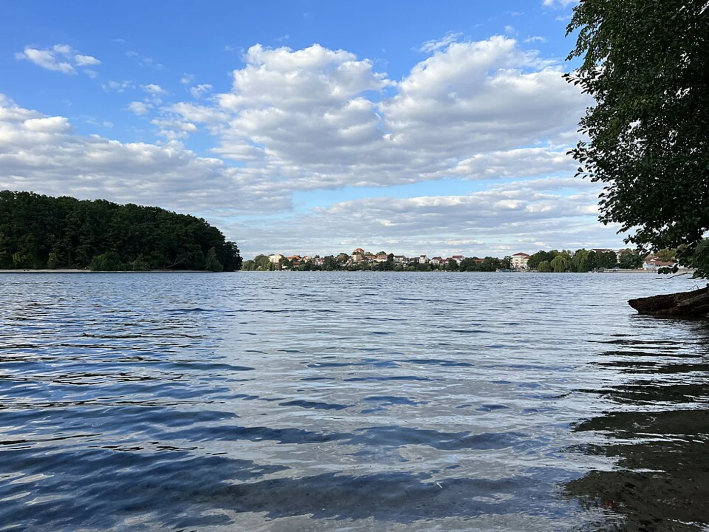 An image depicting the trail Straussee Loop - Strausberg and its surrounding area.