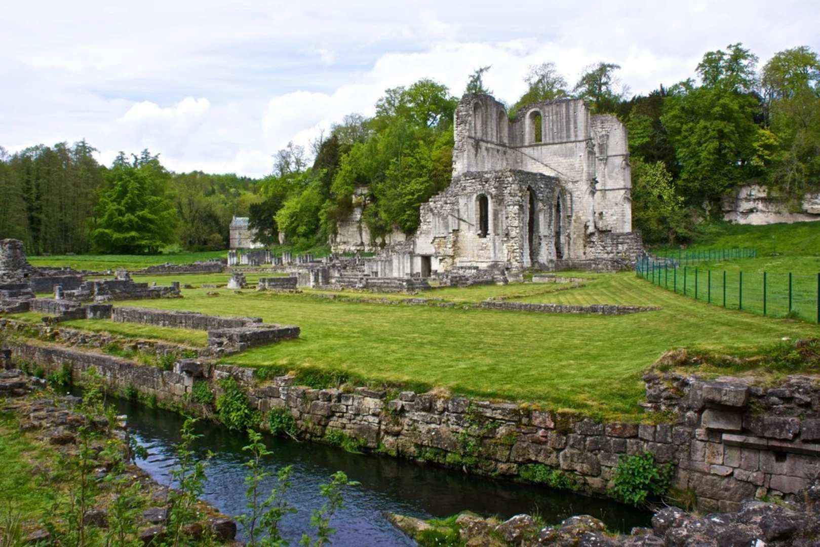An image depicting the trail Roche Abbey Loop and its surrounding area.