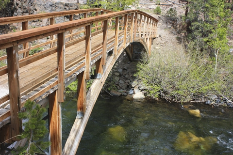 An image depicting the trail Upper French Trail via Mammoth Trail and its surrounding area.