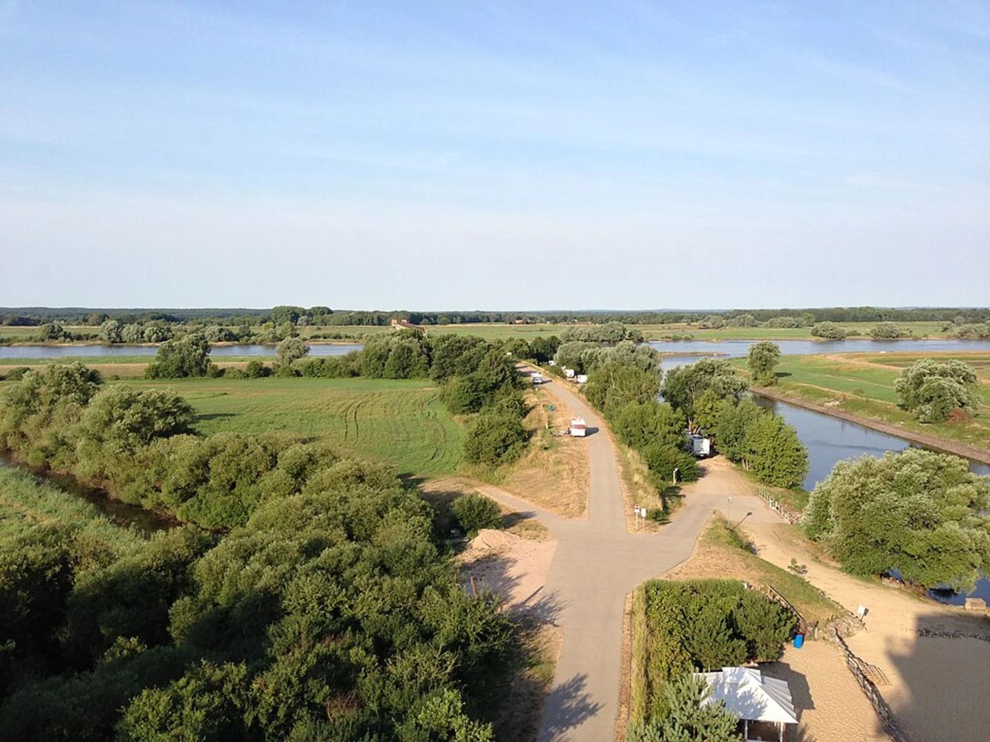 An image depicting the trail Scharnebeck to Hohnstorf Walk via Elbe Seitenkanal and its surrounding area.