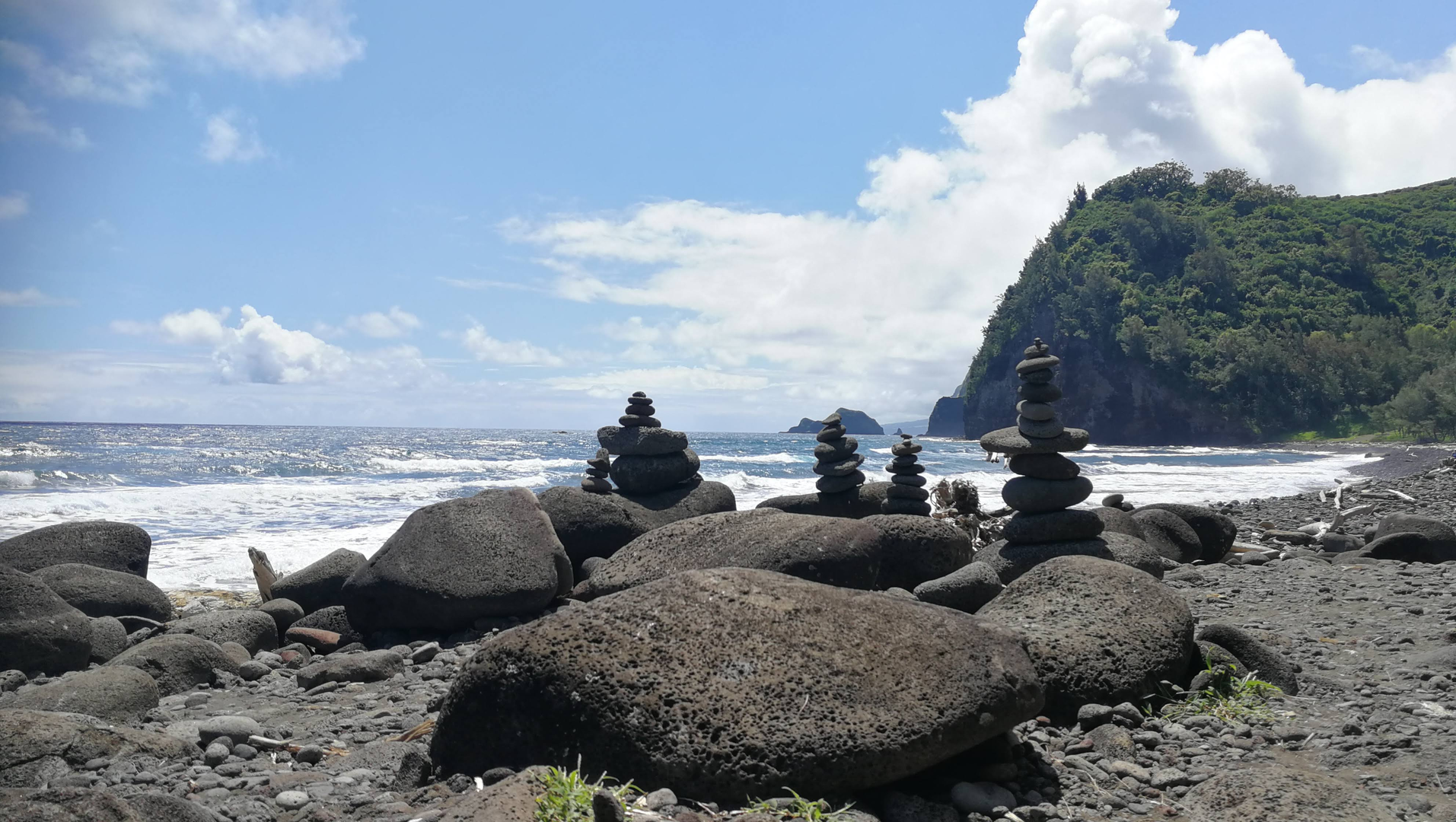 An image depicting the trail Muliwai Trail and its surrounding area.
