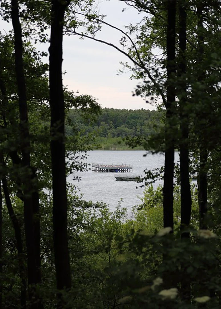 An image depicting the trail Rundwanderweg Kauper and Rund um Burg Dorf and its surrounding area.