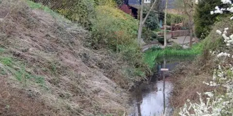 An image depicting the trail Great Waltham Loop via Essex Way and its surrounding area.