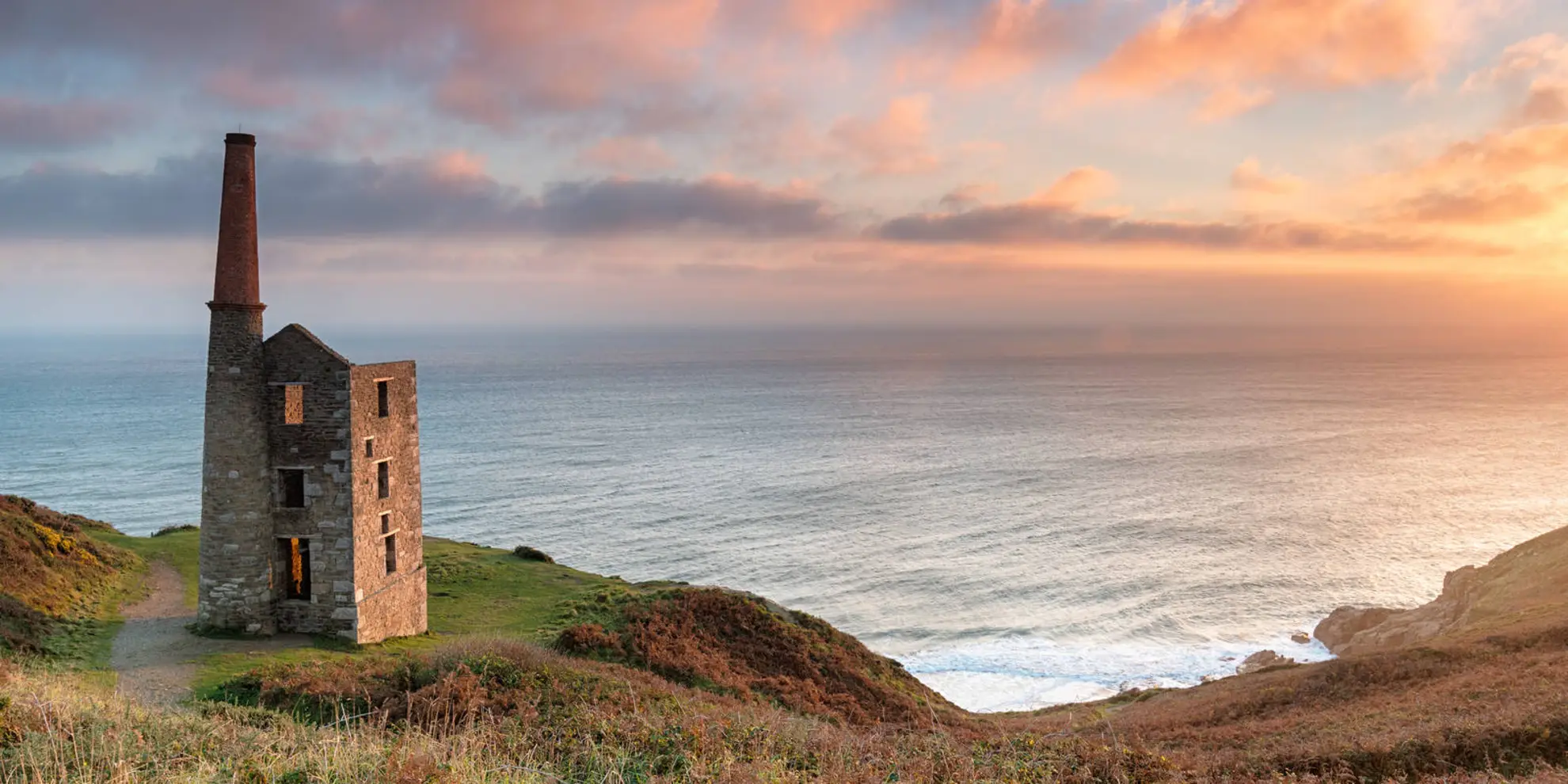 An image depicting the trail Rinsey Head Circular Walk and its surrounding area.