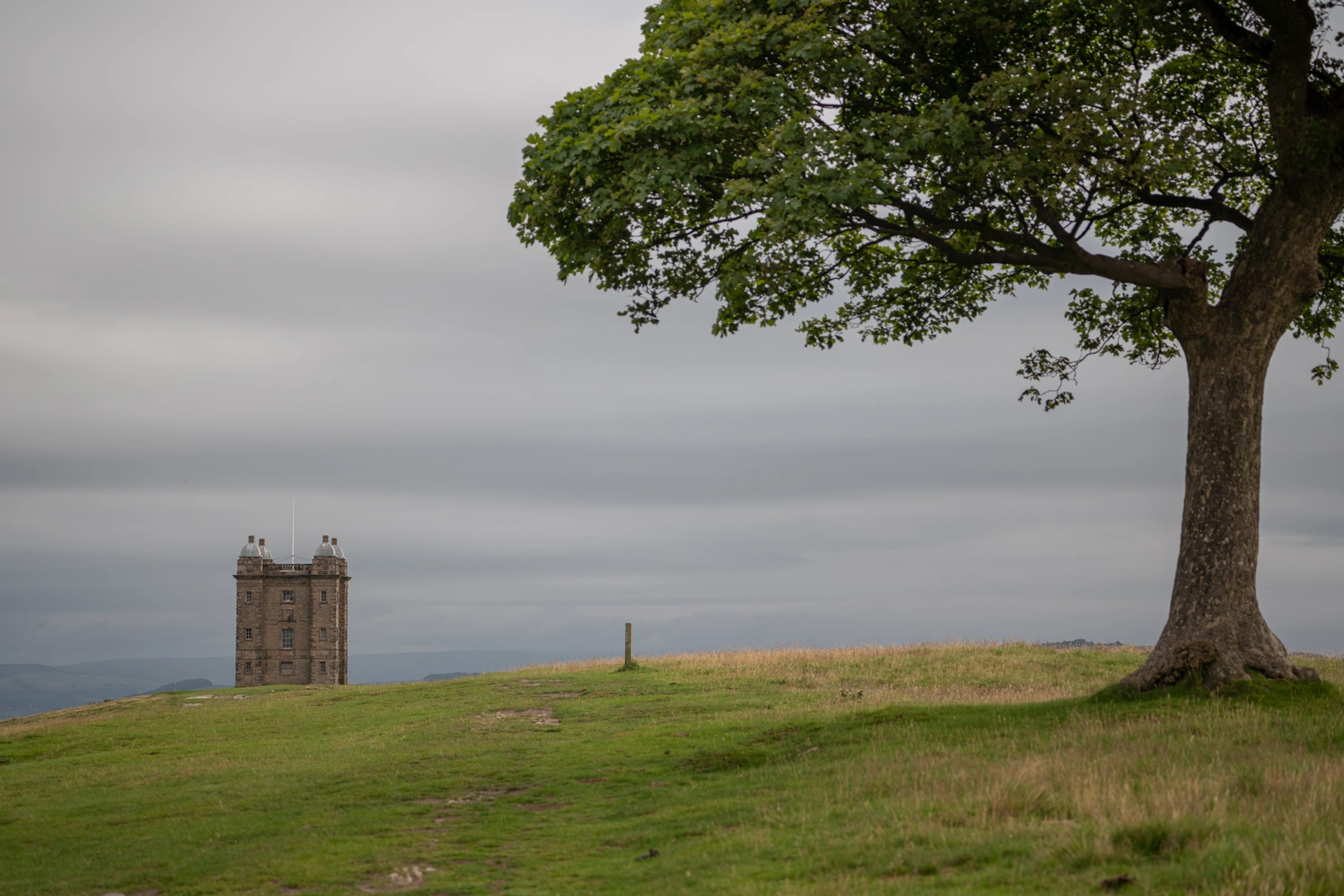 An image depicting the trail Gritstone Trail and its surrounding area.