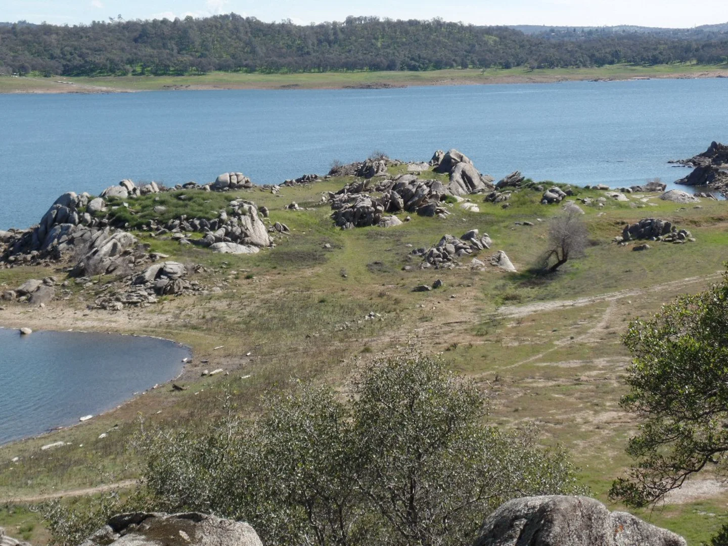 An image depicting the trail Doton's point and Pucker Rock Loop and its surrounding area.