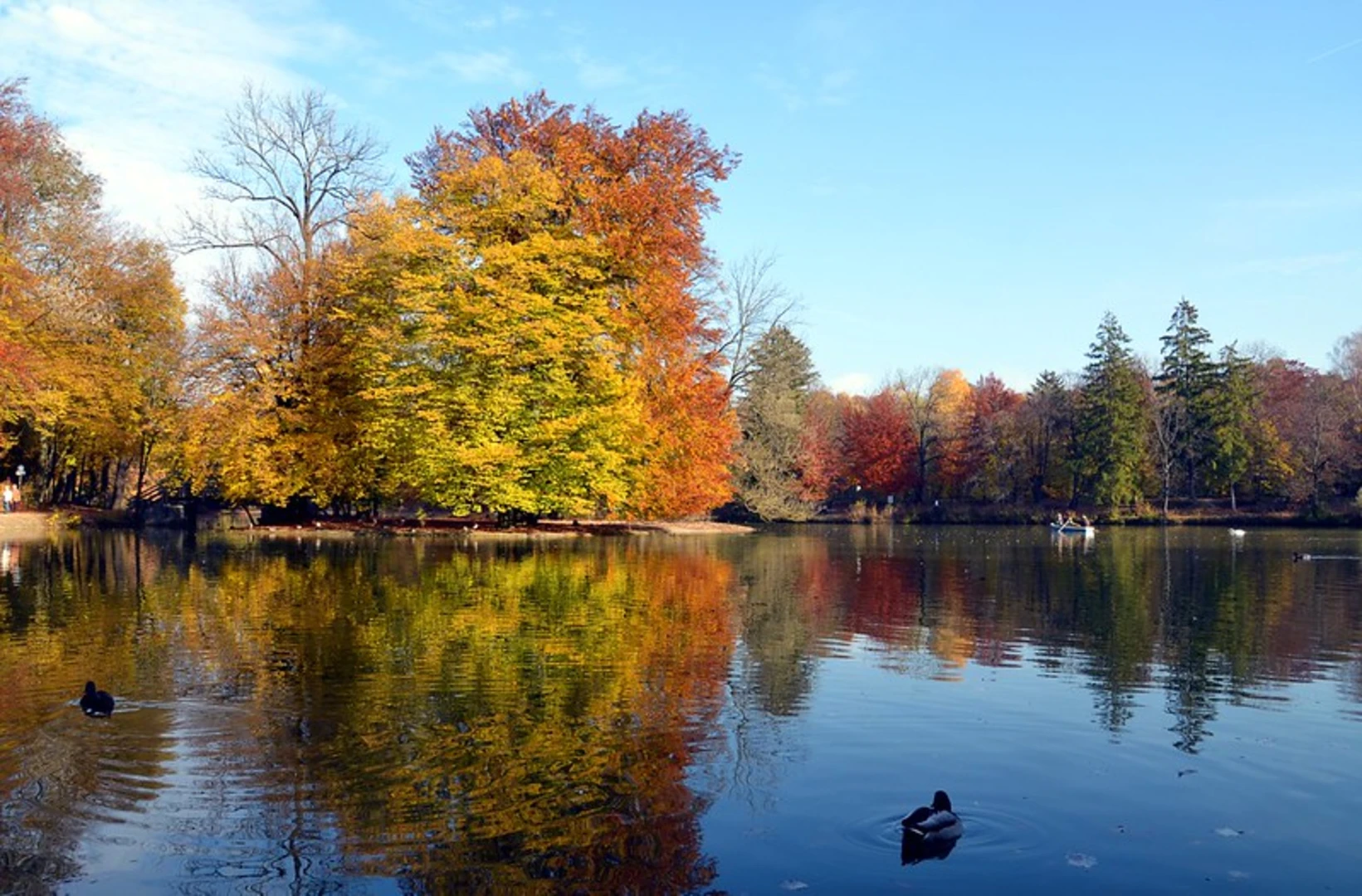 An image depicting the trail Isarwerkkanal via Maria-Einsiedel-Berg and Hinterbrühler Weg and its surrounding area.