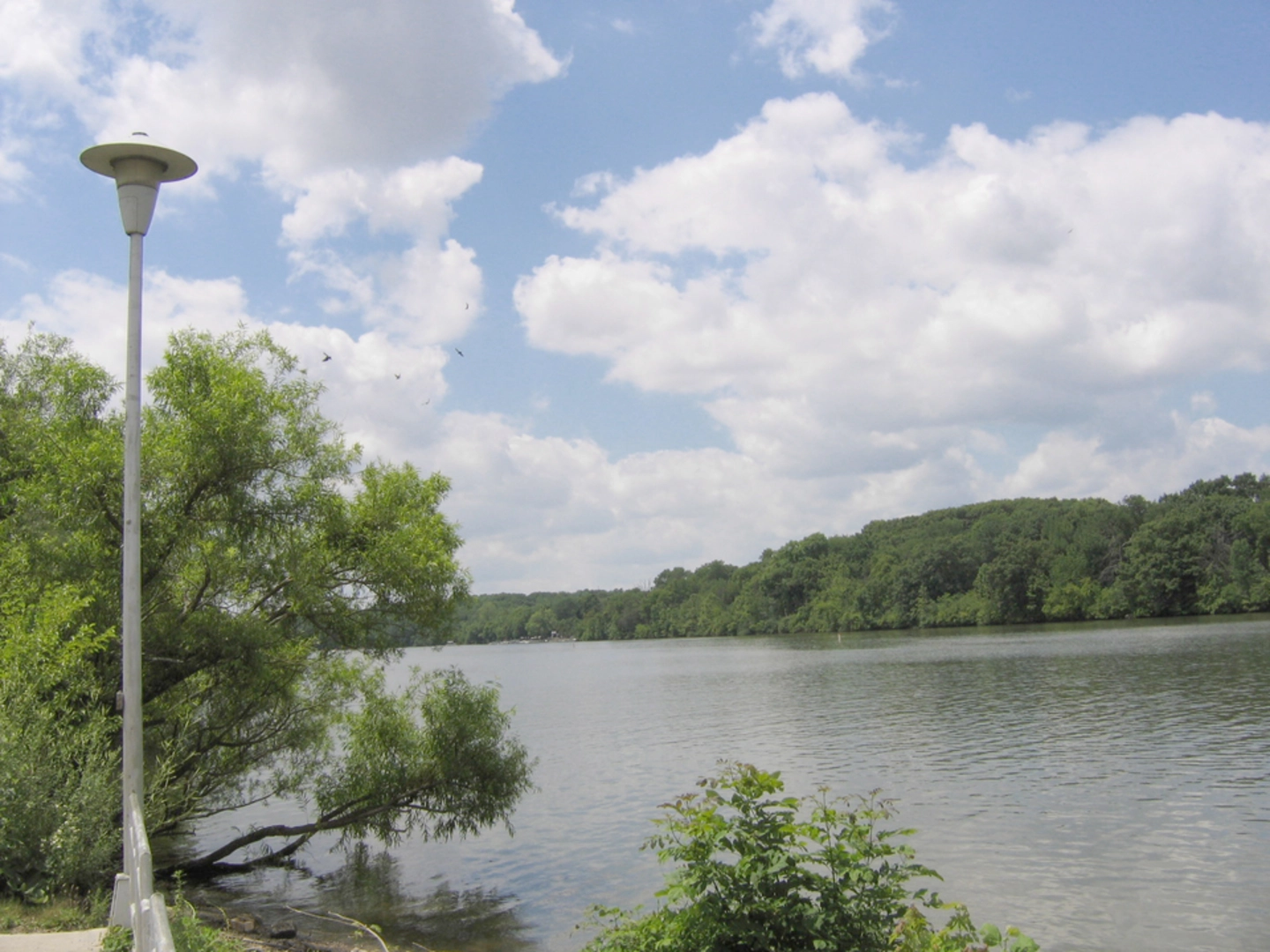 An image depicting the trail Scioto Greenway Trail and its surrounding area.