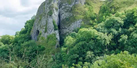 An image depicting the trail Wetton Hill and Thor's Cave and its surrounding area.