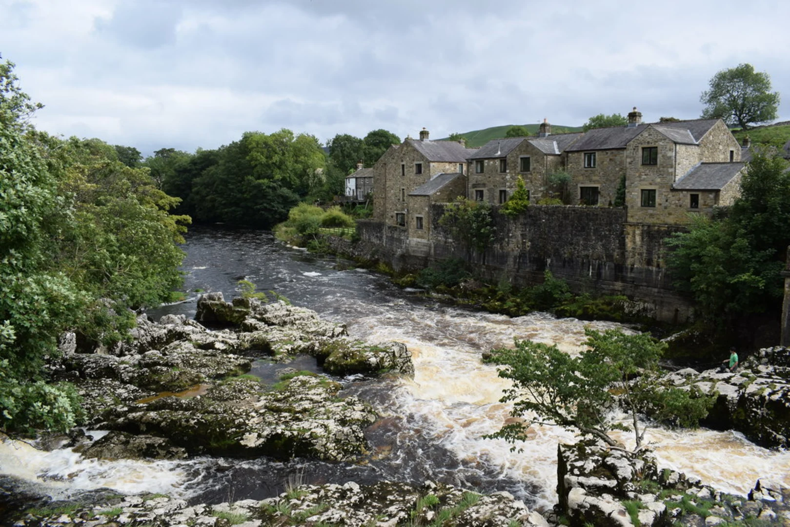 An image depicting the trail Linton Falls Loop and its surrounding area.