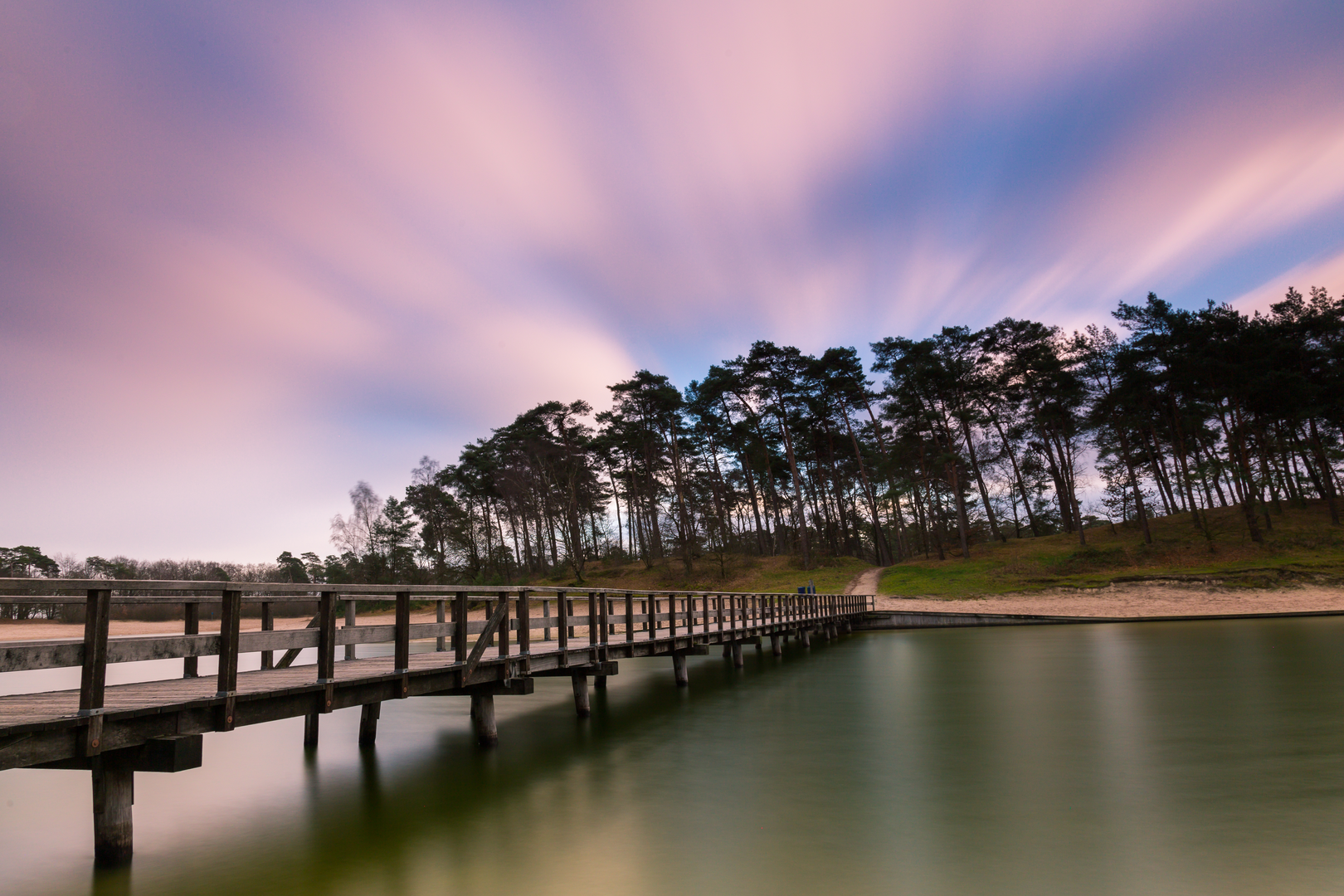 An image depicting the trail Amstel via Rokin, Weesperzijde and Korte Ouderkerkerdijk and its surrounding area.