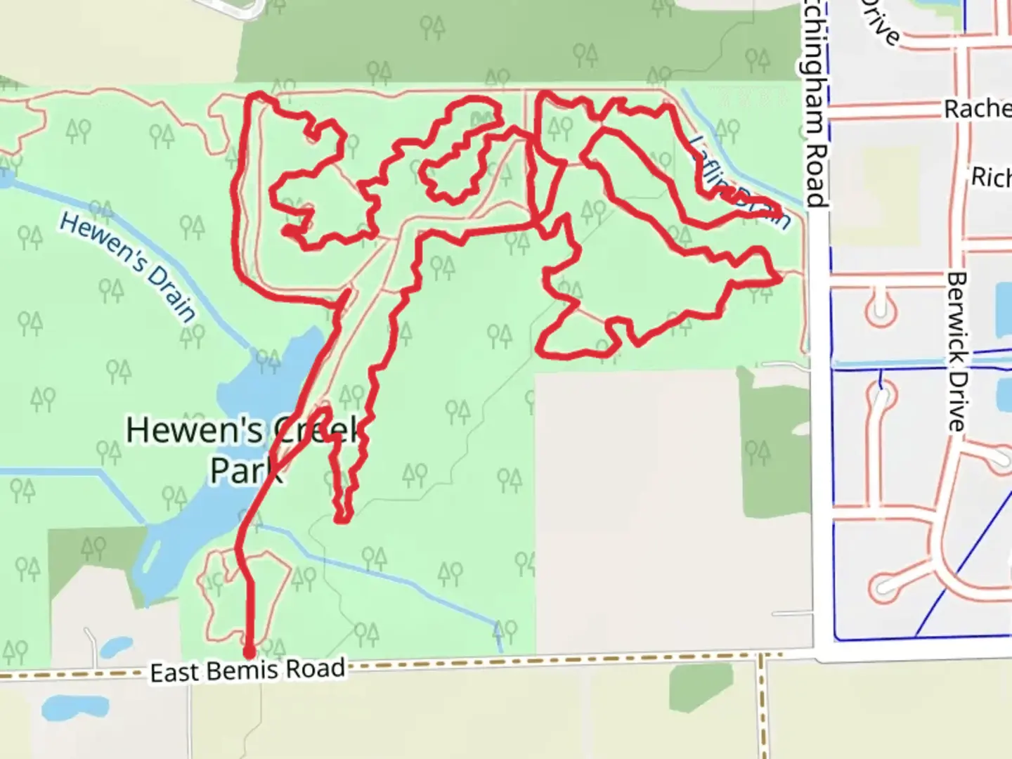 An image depicting the trail Hewen's Creek Park Loop and its surrounding area.