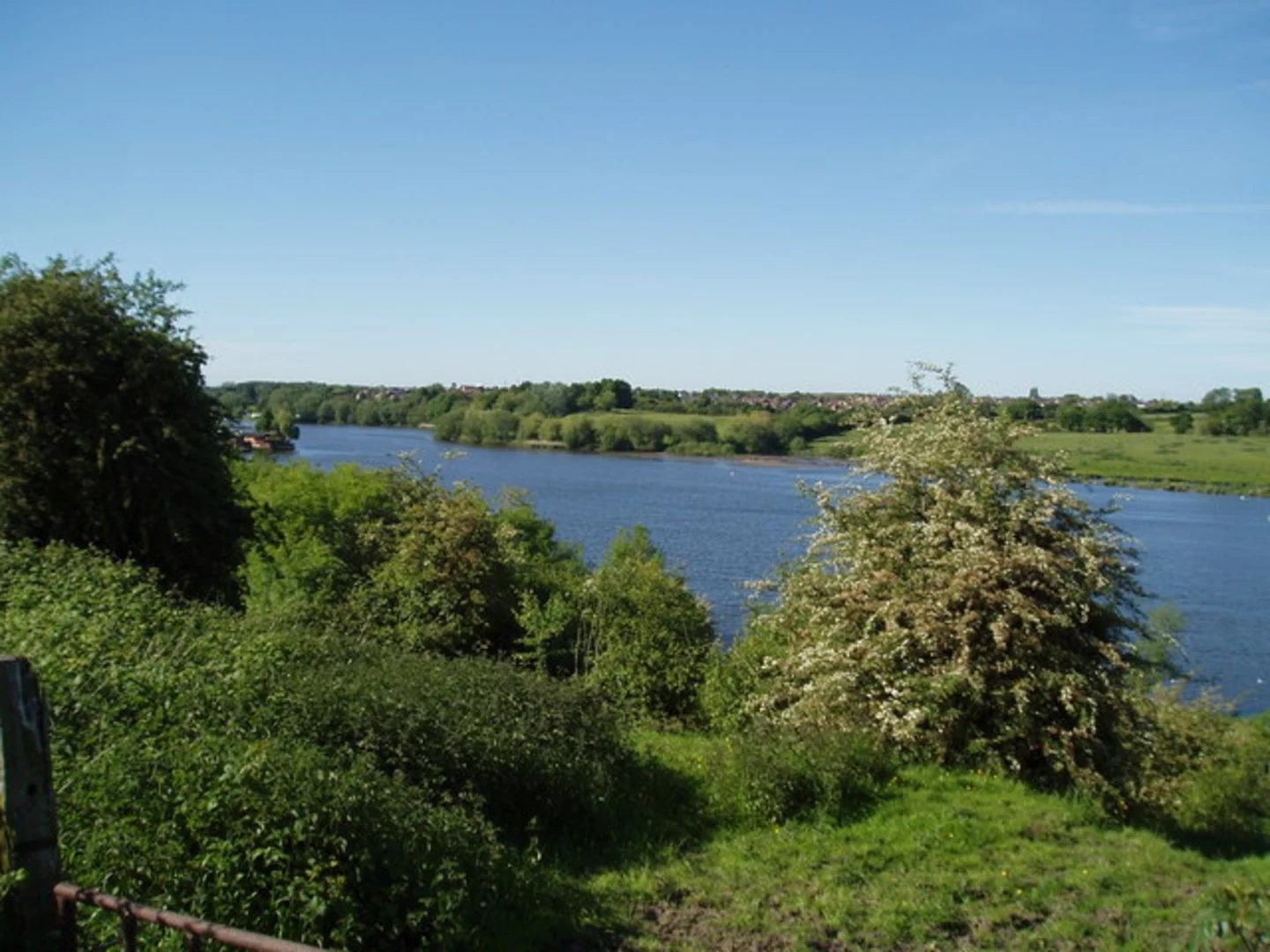 An image depicting the trail Northwich to Barbridge via River Weaver and its surrounding area.