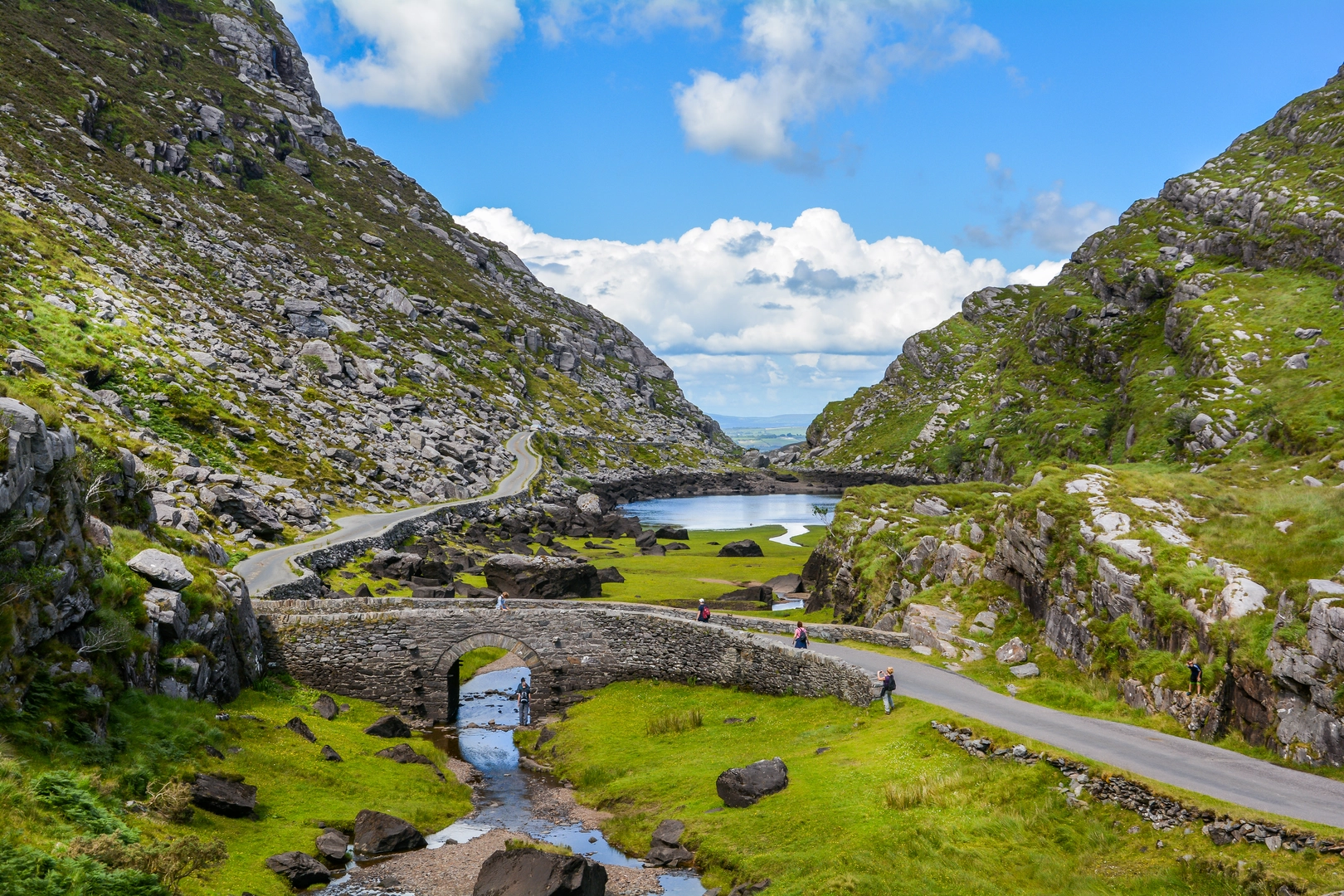 An image depicting the trail Gap of Dunloe and its surrounding area.