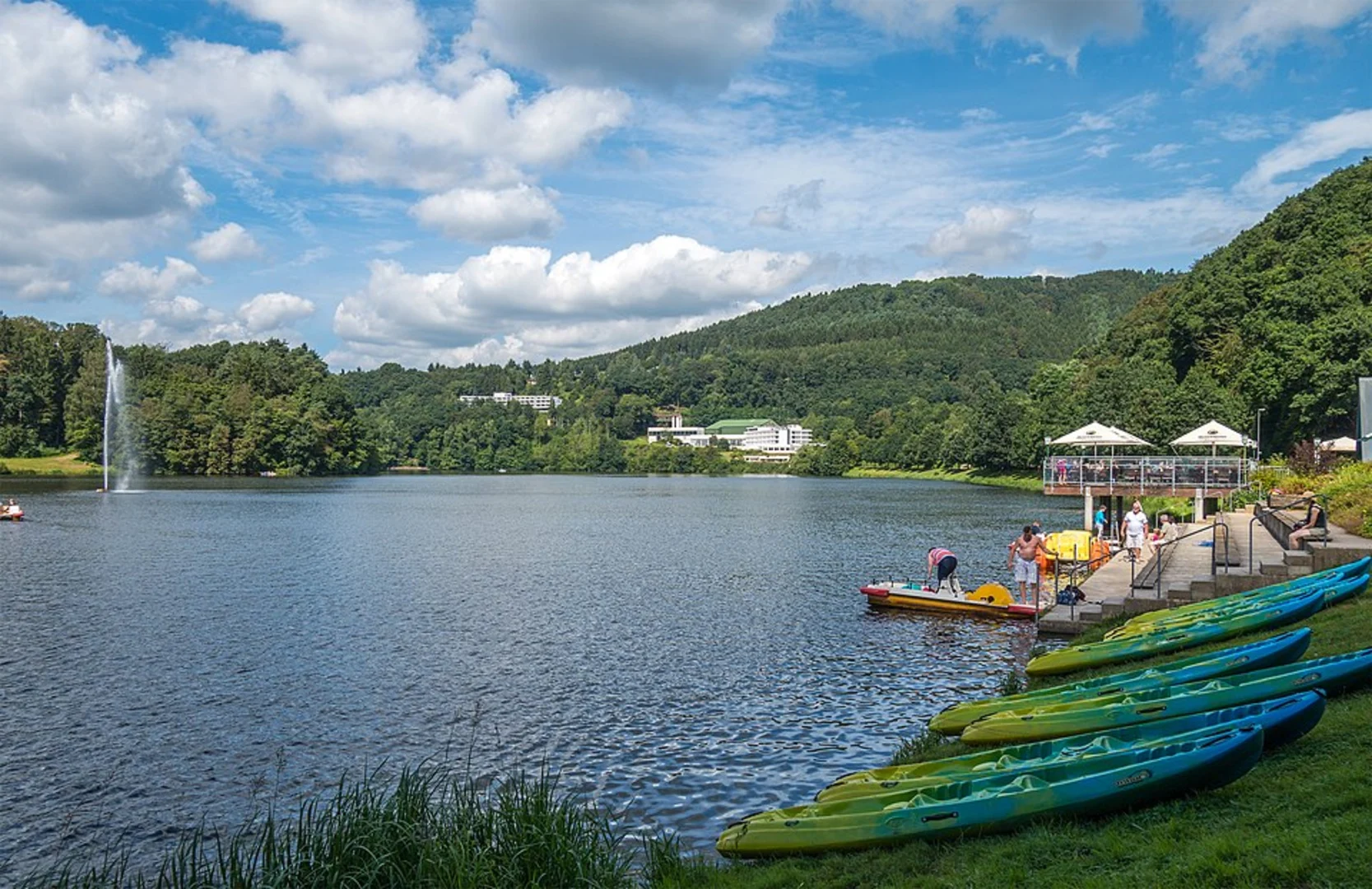 An image depicting the trail Stausee Bitburg Loop and its surrounding area.