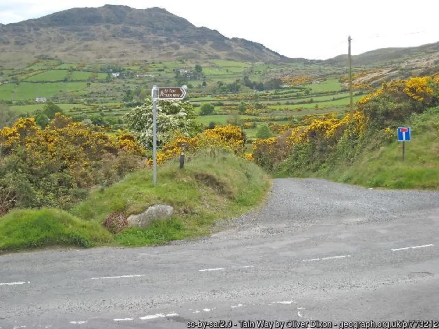 An image depicting the trail Tain Way and its surrounding area.