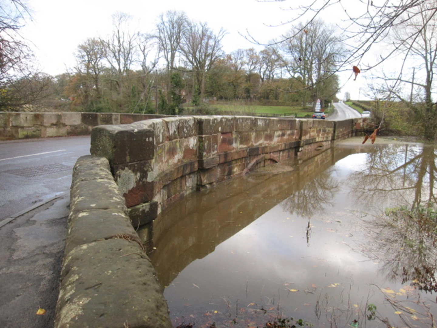 An image depicting the trail Aldford Brook and River Dee Loop and its surrounding area.