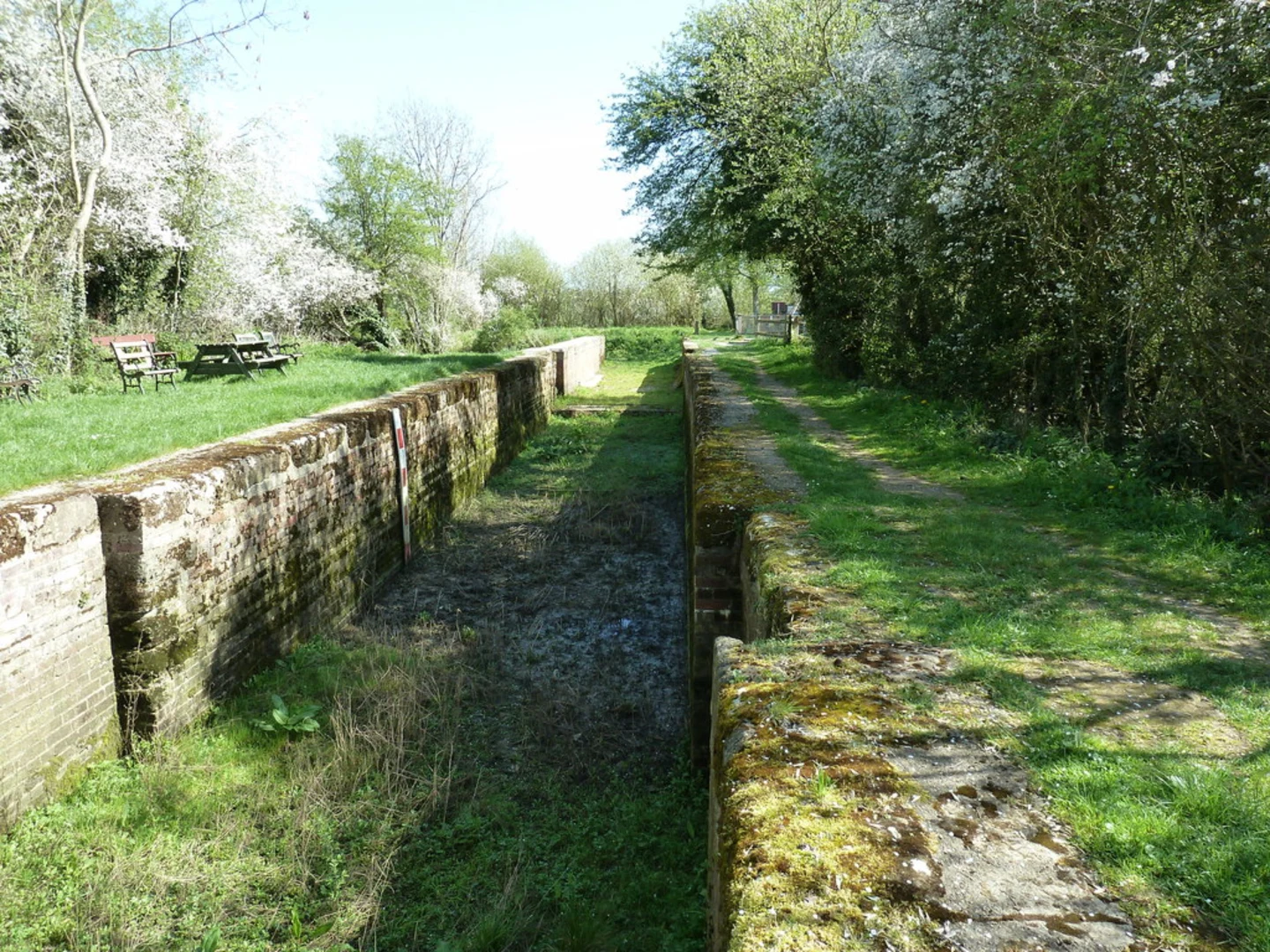 An image depicting the trail Billingshurst to Pulborough Walk and its surrounding area.