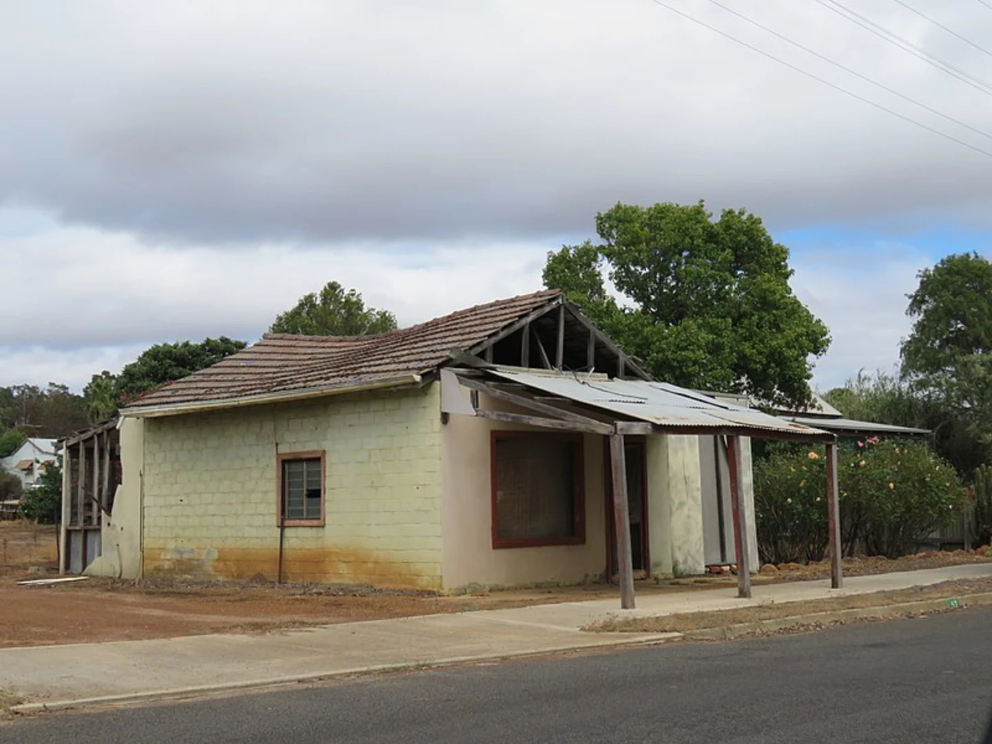 An image depicting the trail Collie Darkan Rail Trail and its surrounding area.