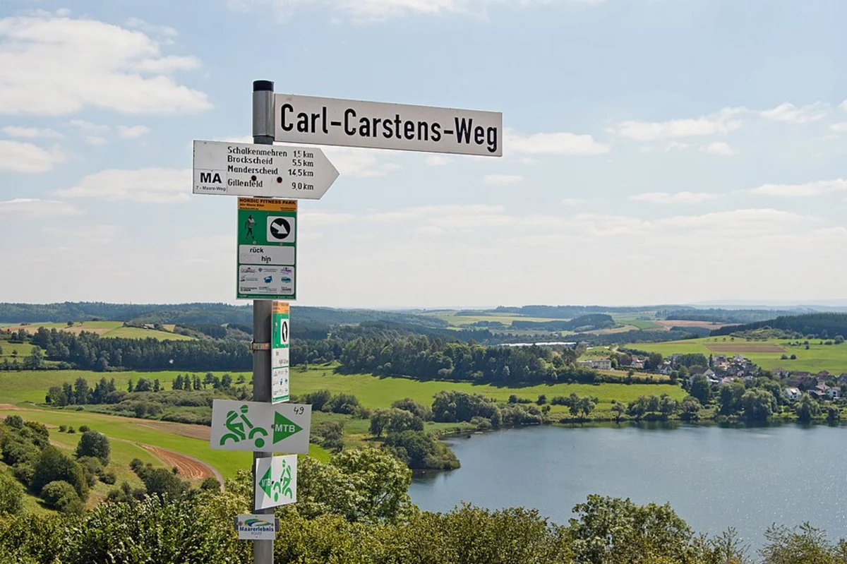 West Eifel Volcanic Field via HeimatSpur Maareglueck