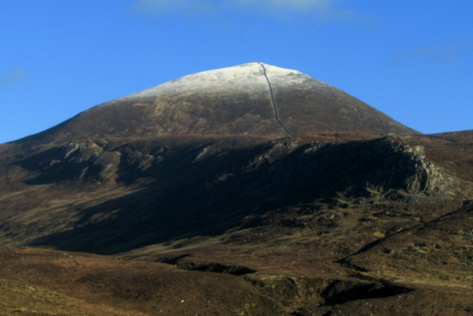 An image depicting the trail Slieve Donard via Glen River and its surrounding area.