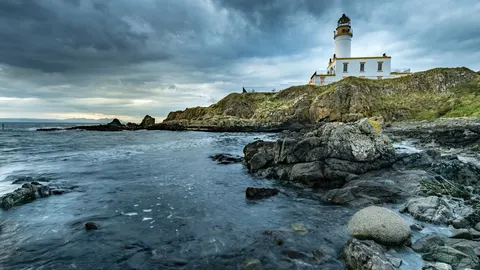 An image depicting the trail Ayrshire Coastal Path and its surrounding area.