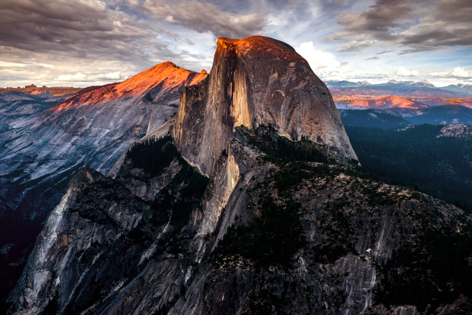 An image depicting the trail Half Dome Trail and its surrounding area.