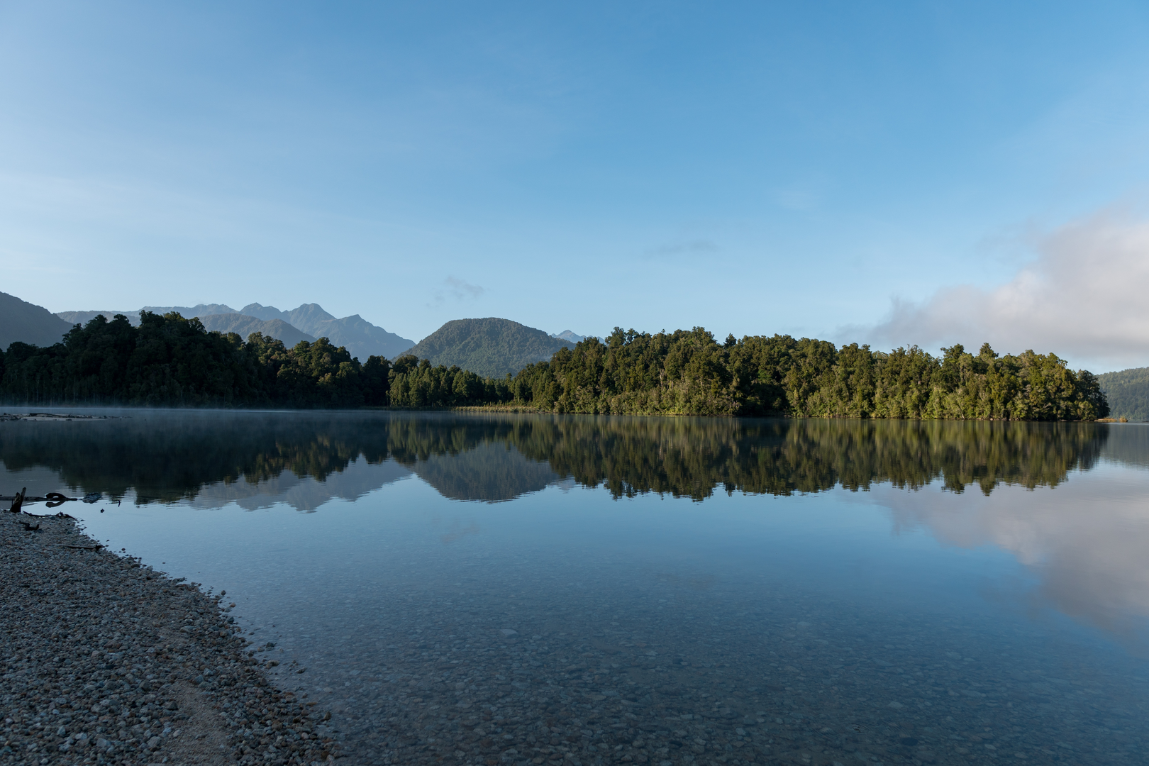 An image depicting the trail Kaniere Water Race Walkway and its surrounding area.