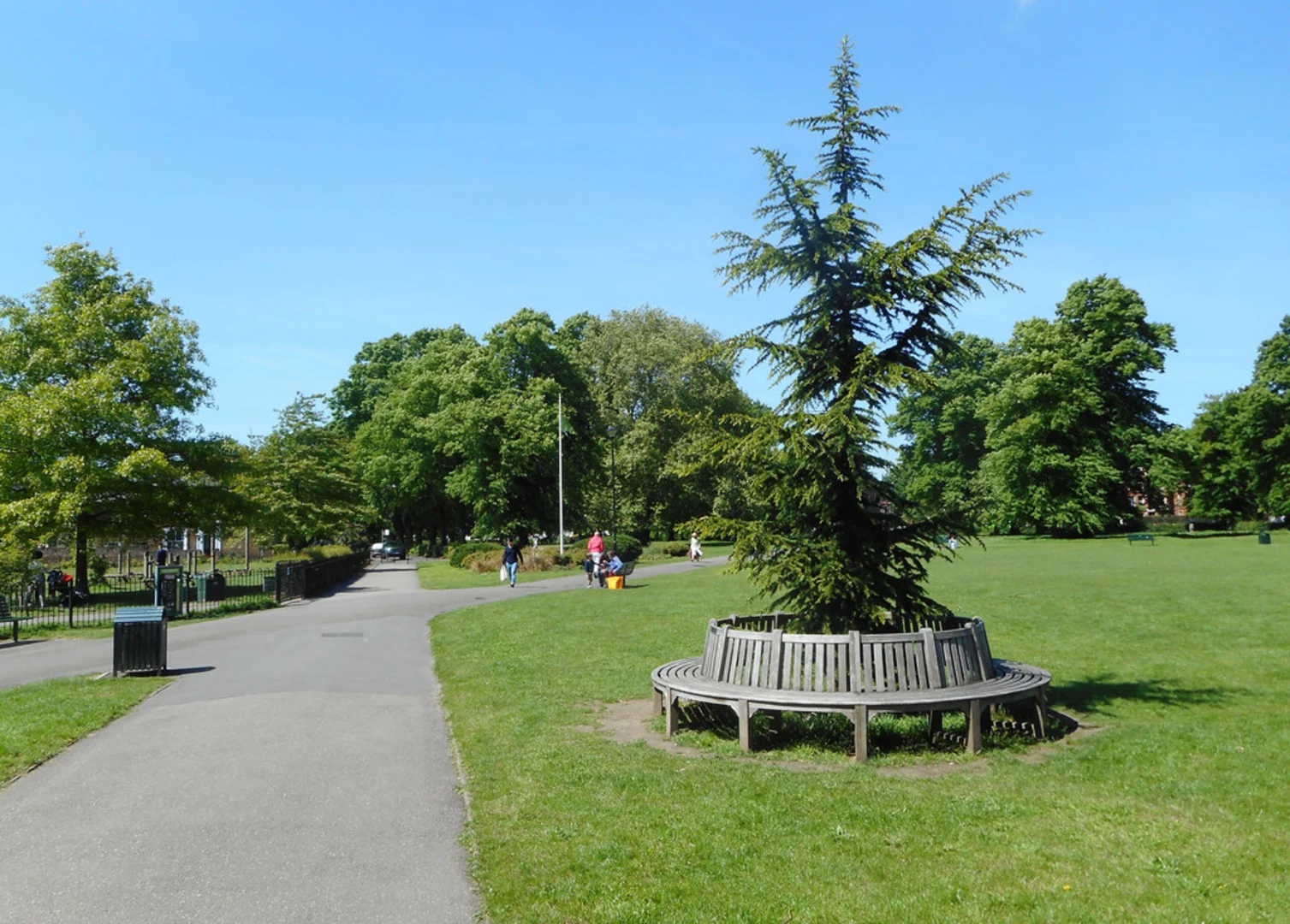 An image depicting the trail Turnham Green, Dukes Meadows Recreational Area and Acton Green Common and its surrounding area.