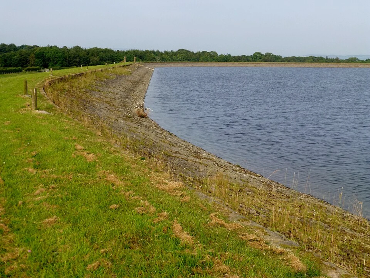 An image depicting the trail Alston Reservoir and Longridge Park Loop and its surrounding area.