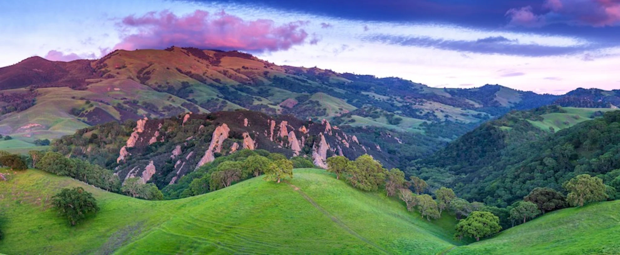 An image depicting the trail Goat Rock, Castle Rock and Varian Peak via Saratoga Gap Trail and its surrounding area.