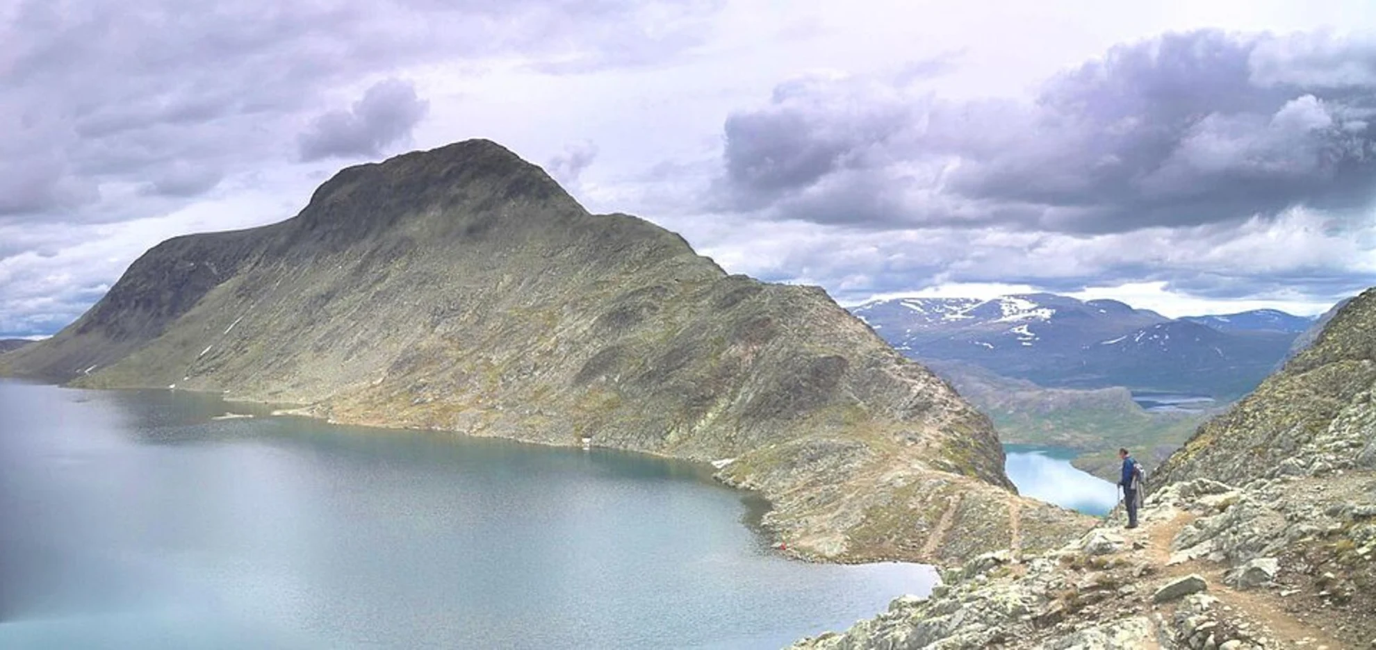 An image depicting the trail Jotunheimen Traverse and its surrounding area.