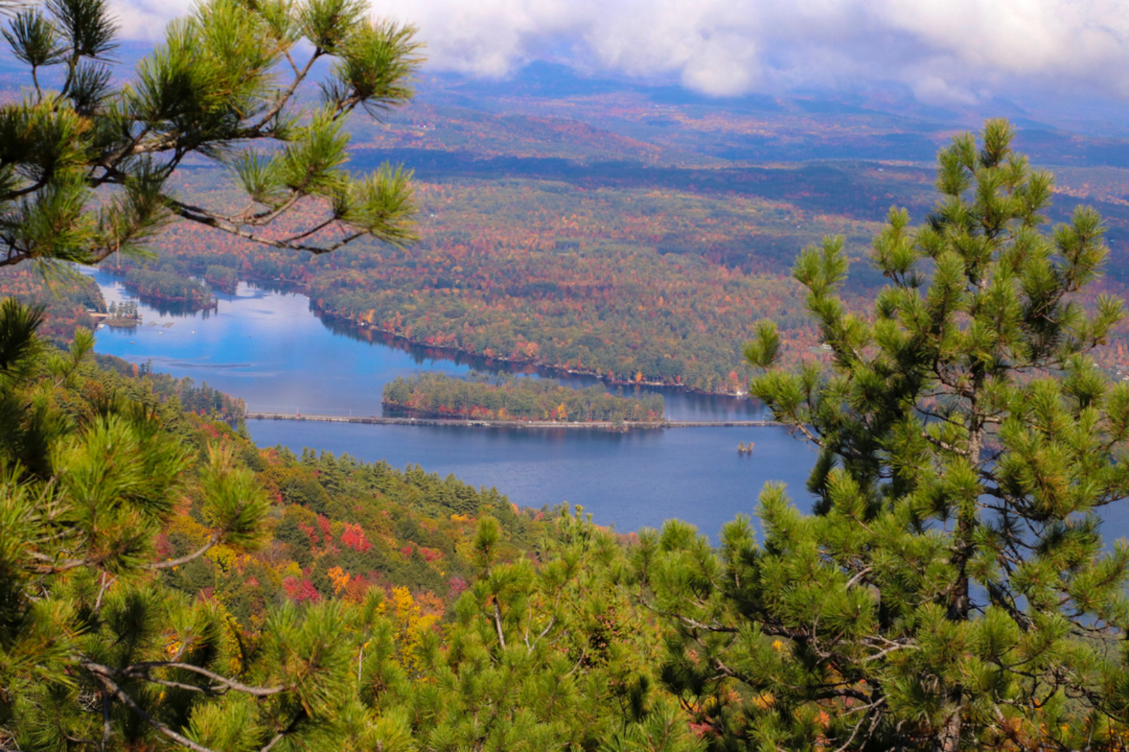 An image depicting the trail Pleasant Mountain via Southwest Ridge Trail and its surrounding area.