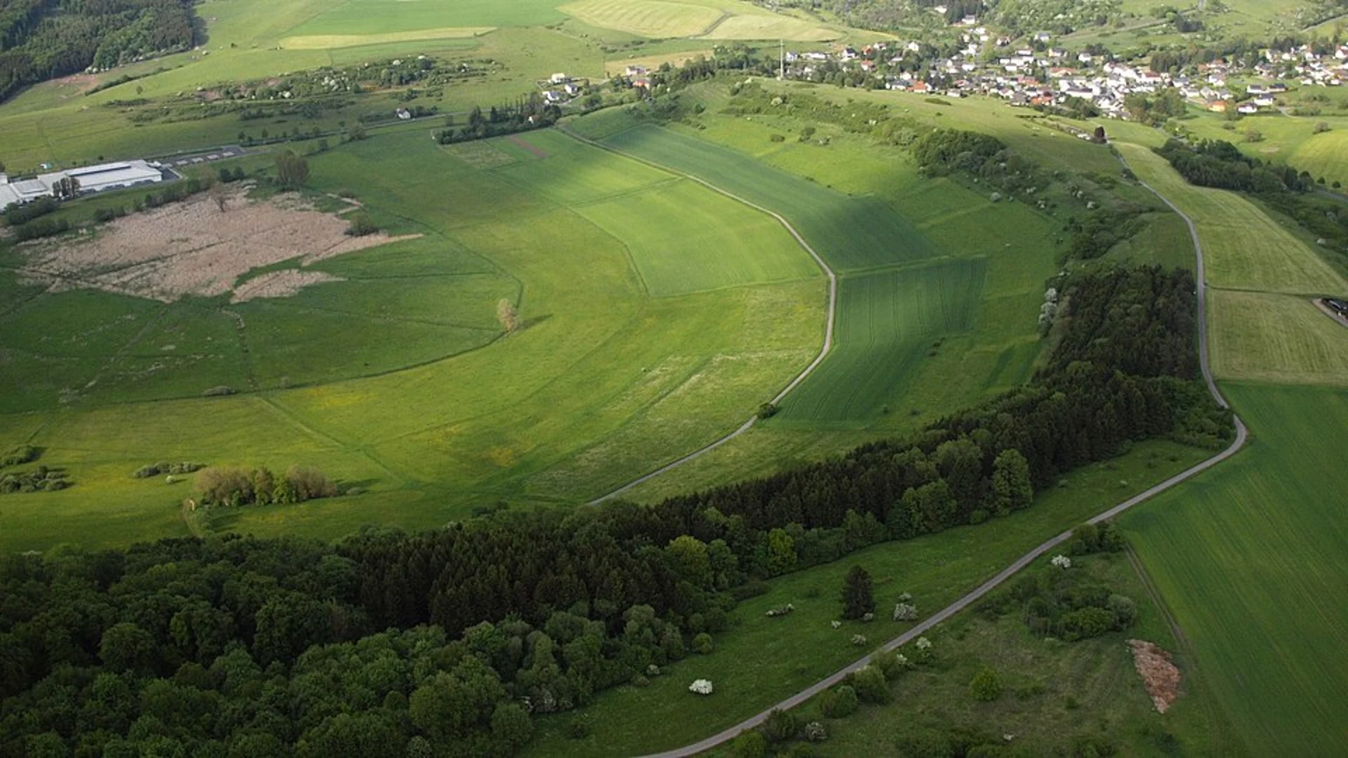 An image depicting the trail Sieg via Siegtal Radweg and its surrounding area.