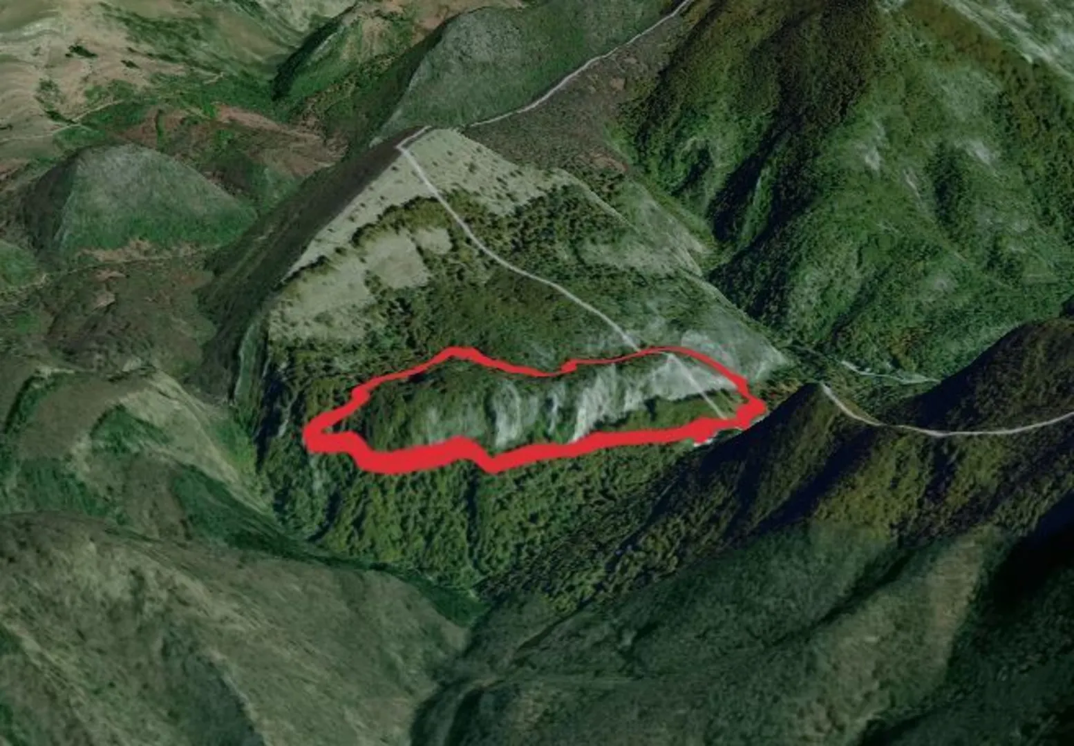 An image depicting the trail Return to Alleko SL GI 2004 and its surrounding area.