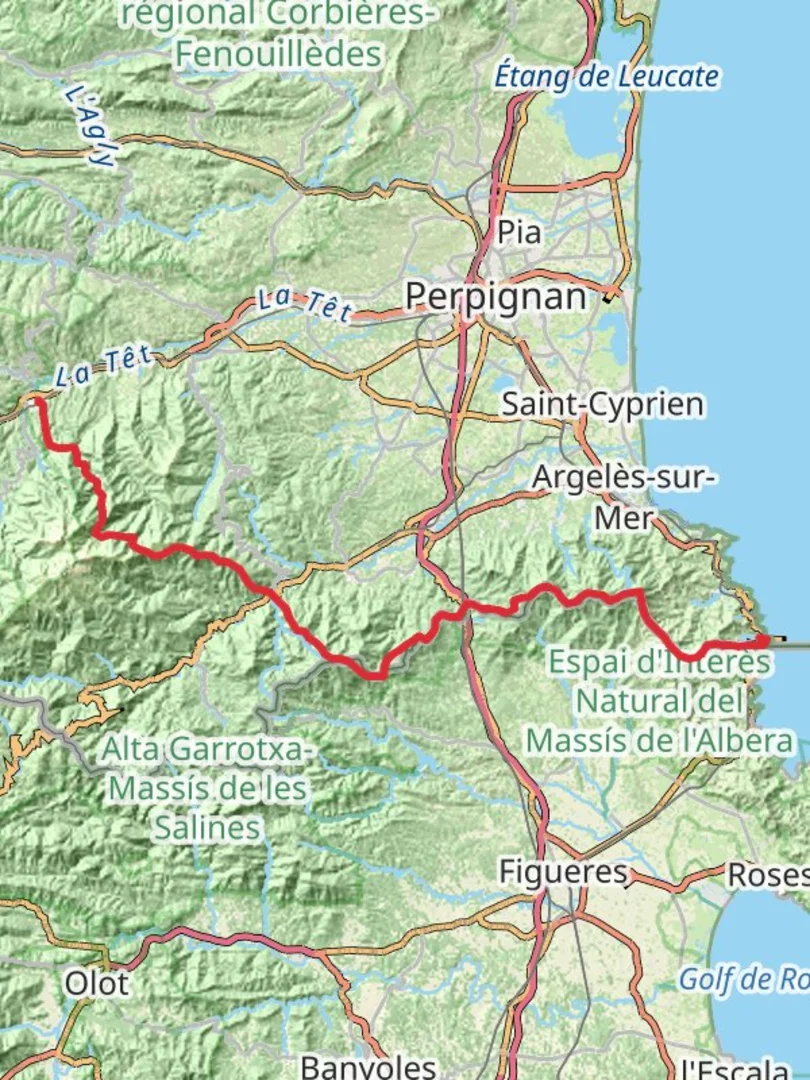 An image depicting the trail Grande Traversée de la France and its surrounding area.