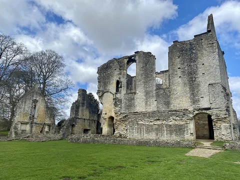 Minster Lovell, Crawley and Hill Grove Farm Loop