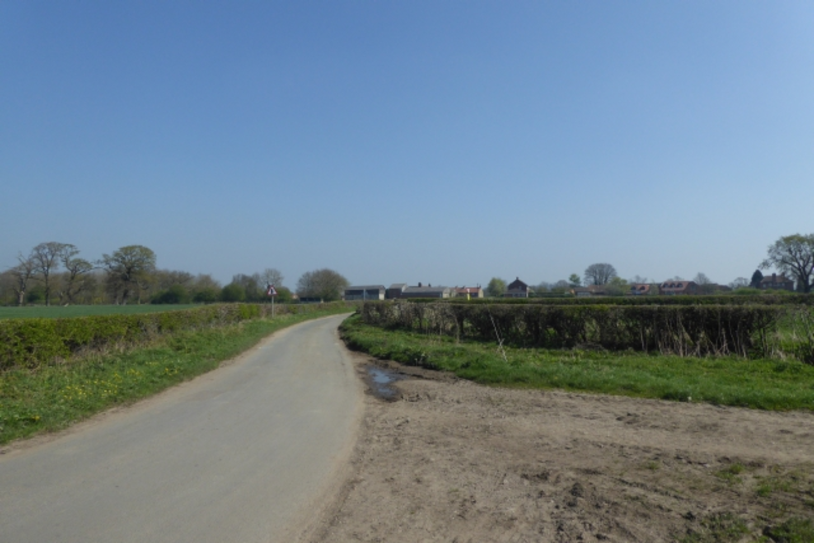 An image depicting the trail Healaugh Country Park Loop and its surrounding area.
