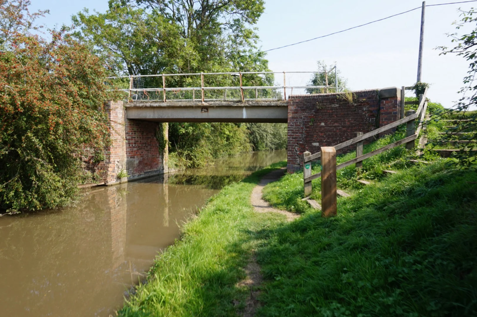 An image depicting the trail Coventry Way and Oxford Canal Walk and its surrounding area.