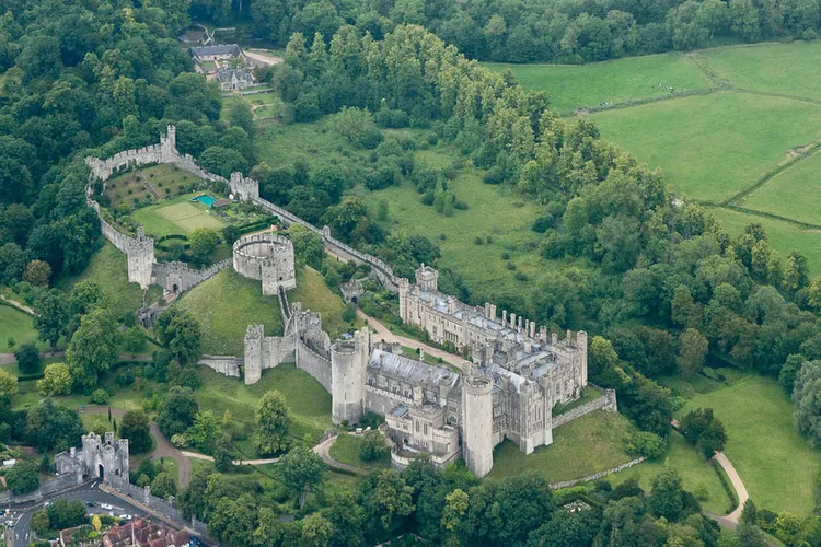 Paine's Wood and Arundel Castle Walk