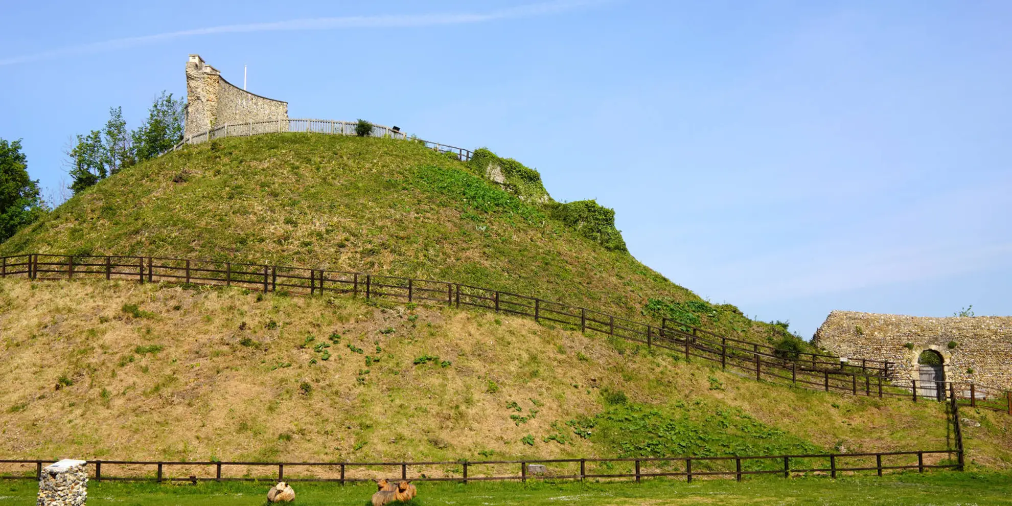 An image depicting the trail Chelmsford to Clare Walk and its surrounding area.