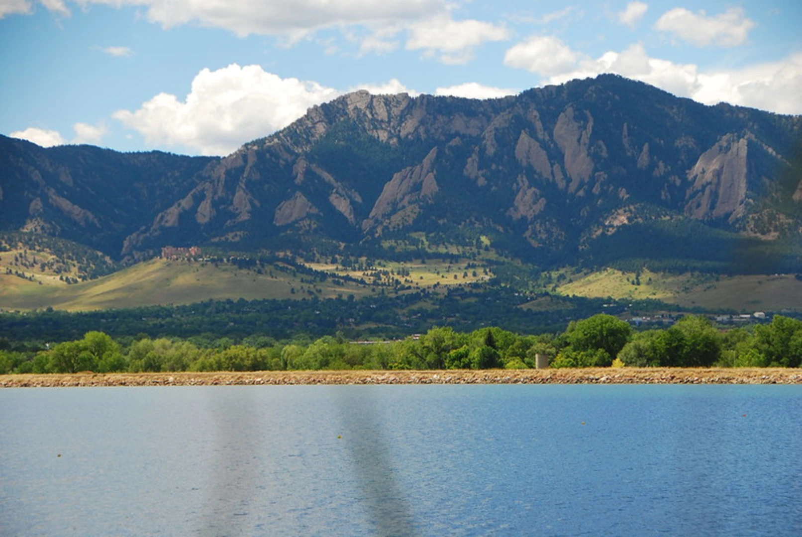 An image depicting the trail Baseline Reservoir - South Boulder Creek Trail and its surrounding area.