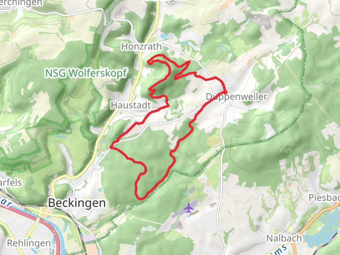 An image depicting the trail Duppenweiler Loop via Haustadt and Beckinger Wald and its surrounding area.