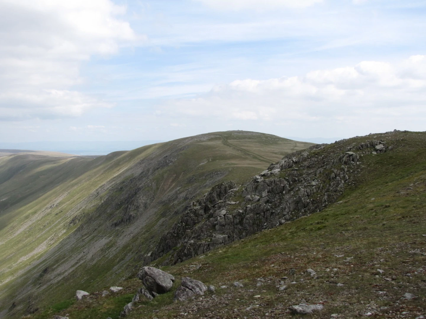 An image depicting the trail High Raise, Rampsgill Head and The Knott Loop from Martindale and its surrounding area.